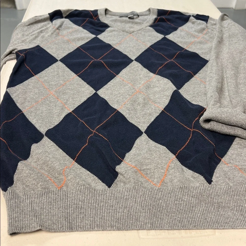 Old Navy Gray and Navy Argyle V Neck Sweater Men’s SzXL